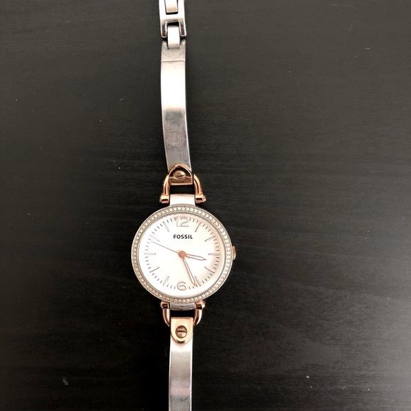 Women’s Fossil Watch with Metal Band - Picture 2 of 2